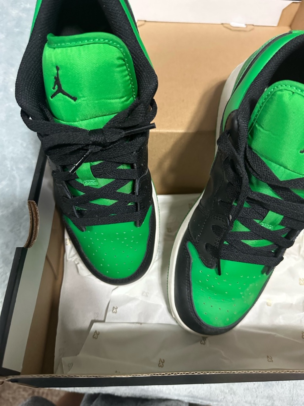 CLOSET CLOSING Jordan Air Jordan 1 Low GS Black Green White Sneakers - Picture 2 of 12